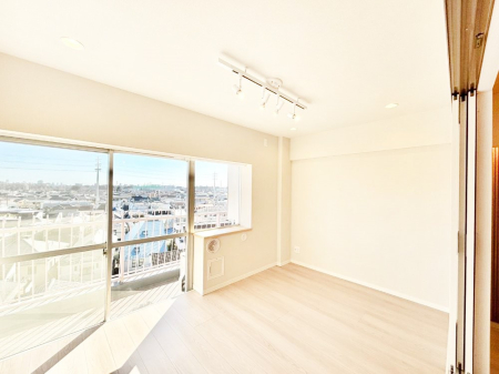 ���̑����� �o���R�j�[���J�������v���X���Ă����m��