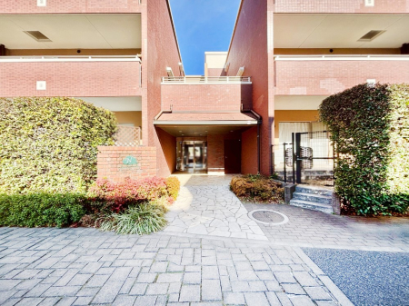 �G���g�����X �Y��ȃG���g�����X�́A���Z�҂�D�����}������Ă���܂�