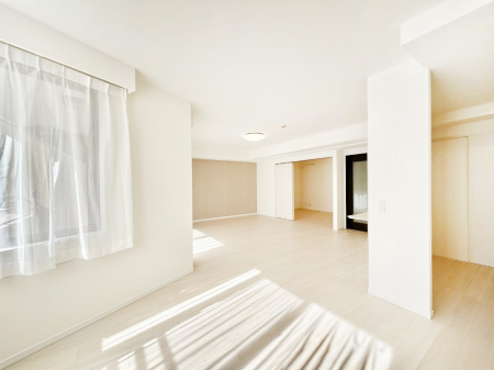 ���̑����� ���邢�z���������A�����̕��͋C�ɖ��������_�C�j���O�B