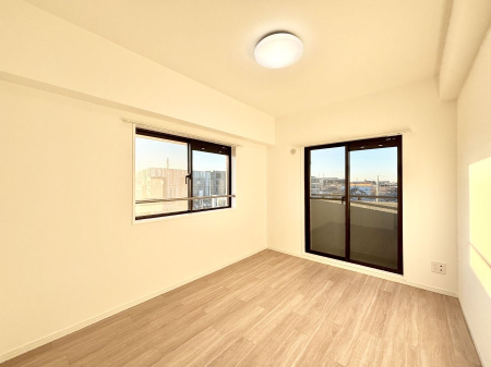 ���̑����� �o���R�j�[���J�������v���X���Ă����m��  