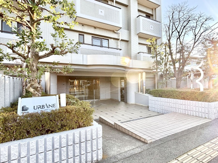 �G���g�����X �O�� �Y��ȃG���g�����X�́A���Z�҂�D�����}������Ă���܂�  