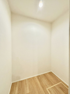 ���̑����� �L�����[�B�|�������G�߂̏��������[���邱�Ƃ��ł��܂��B