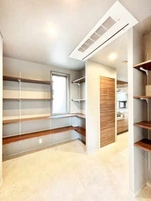 ���̑����� �L�b�`���ɂ̓p���g���[�I�H�ނ̃X�g�b�N�͂������A���p�i�̎��[�Ȃǎg�����͂��낢��I