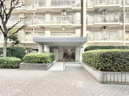 �G���g�����X �Y��ȃG���g�����X�́A���Z�҂�D�����}������Ă���܂�  