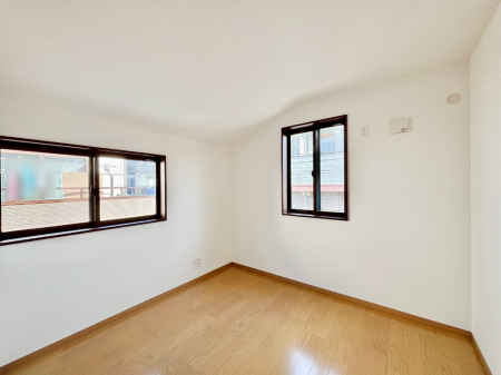 ���̑����� 2�ʍ̌����m�ۂ������邢��ԁB�Ƒ��݂�Ȃ����K�ȕ�炵����������݌v�ł��B 