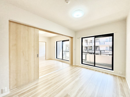 ���̑����� �o���R�j�[���J�������v���X���Ă����m��