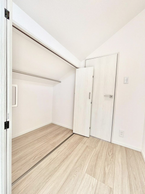 ���[ �m���̃N���[�[�b�g�B���s��������̂Ō���̈ߗނ�����������܂�܂��B