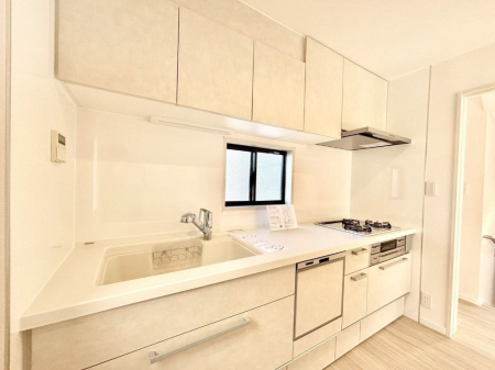 �L�b�`�� �u�₩�ȕ����ʂ蔲����L�b�`���B��������̂Ŗ��邭���C�ɂ��𗧂��܂��B