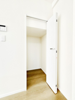 ���[ �p���g���[�����r���O���[�I���p�i��H�i�̃X�g�b�N�ȂǃX�b�L�����[�ł��܂��B