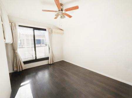 �Q�� �g���₷���`�Ńx�b�g��Ƌ�̒u�����ɂ����邱�Ƃ�����܂���B  ��CG���H��