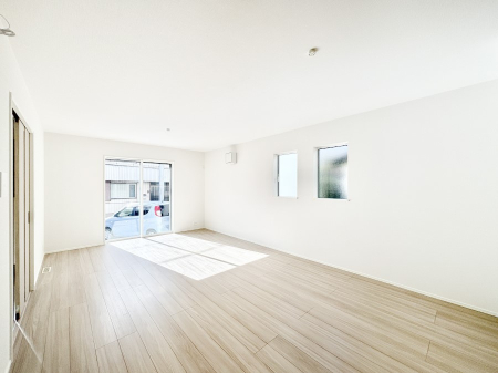 ���̑����� �Ƒ��̏Ί炪���R�Ɛ��܂�Ă���A����ȕ��͋C�̃_�C�j���O�Ɏd�オ���Ă��܂� 