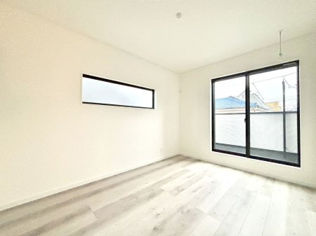 ���̑����� ���邢�o���R�j�[�T�C�h�ɗm����ݒu�B�ڊo�߂̗ǂ��Q���ɁB 