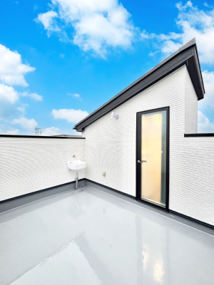 �o���R�j�[ �X�J�C�o���R�j�[�B���߂��ǂ��A�傫�Ȑ��󕨂��L���Ċ����܂��B