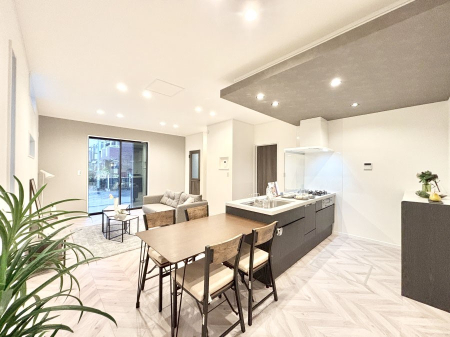 ���̑����� �傫�ȑ����炽���Ղ�̗z���ƕ����������郊�r���O  