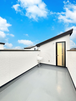 �o���R�j�[ �X�J�C�o���R�j�[�B���߂��ǂ��A�傫�Ȑ��󕨂��L���Ċ����܂��B