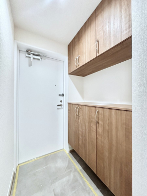 ���� ���ʔ��͂��Ƒ��̎ʐ^��G�߂̃C���e���A�ŏ���I�Ƃ��ĉ��o�ł��܂��B