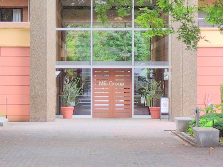 �G���g�����X -