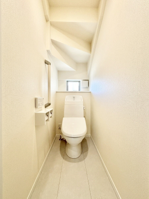 �g�C�� �g�C����1�K��2�K���ꂼ��ɔz�u����Ă��ĂƂĂ��֗��ł��B 