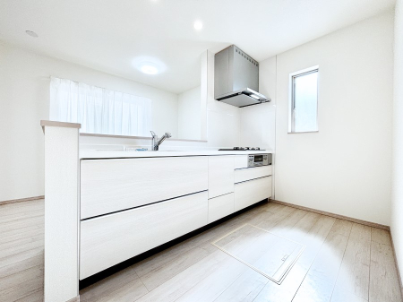 �L�b�`�� �u�₩�ȕ����ʂ蔲����L�b�`���B��������̂Ŗ��邭���C�ɂ��𗧂��܂��B