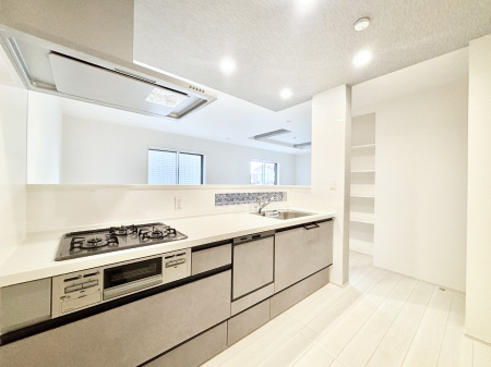 �L�b�`�� �������������I�ɁA�y�����I�V�X�e���L�b�`��  