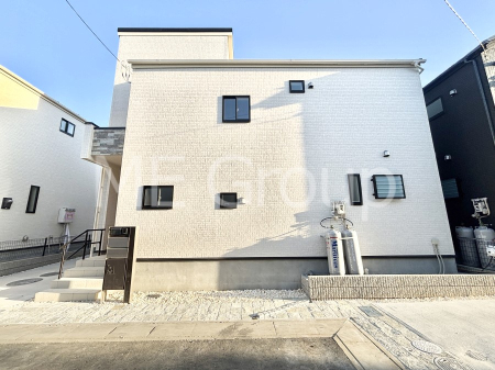 ���n�O�ώʐ^ �����Ղ�̗z���ƊJ�����ɕ�܂�閾�邢�Z�܂�  