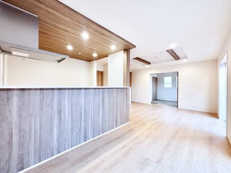 ���r���O �אڂ̘a�����J������΂���ɍL�X��Ԃ�  