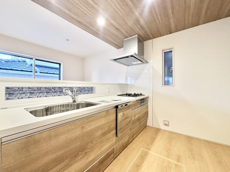 �L�b�`�� �|�b�v�A�b�v�V�䂪�f�G�ȃL�b�`���I��������̂ō̌����Ƃꊷ�C�ɂ��𗧂��܂��B