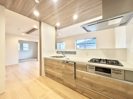 �L�b�`�� ���������Ȃ���ł����Ƒ��Ƃ̉�b���y���߂�ΖʃL�b�`��