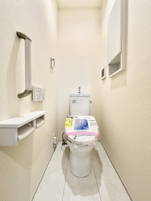 �g�C�� �g�C����1�K��2�K���ꂼ��ɔz�u����Ă��ĂƂĂ��֗��ł��B 