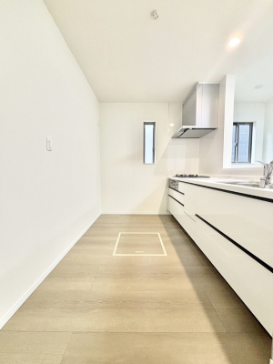 �L�b�`�� �u�₩�ȕ����ʂ蔲����L�b�`���B��������̂Ŗ��邭���C�ɂ��𗧂��܂��B