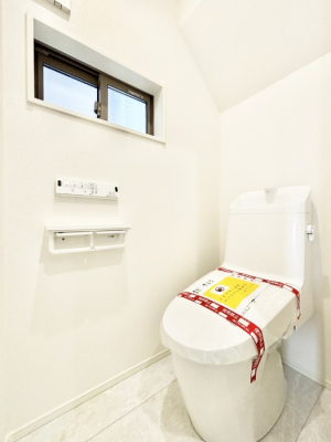 �g�C�� �g�C���͈��S�̂Q�ӏ��I���̃o�^�o�^������S�ł��B