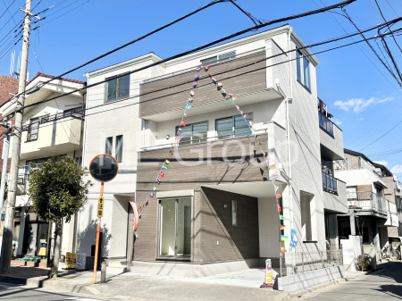 ���n�O�ώʐ^ �������ꂽ�O�ρA�㎿�ȏZ��Ԃ��L���鎺���͉i�����S���ĉ߂�����Z���ł��B 