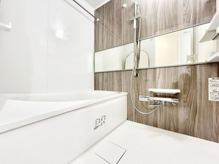 ���� ����̔�������Ă���閾�邢�������̂���o�X���[��