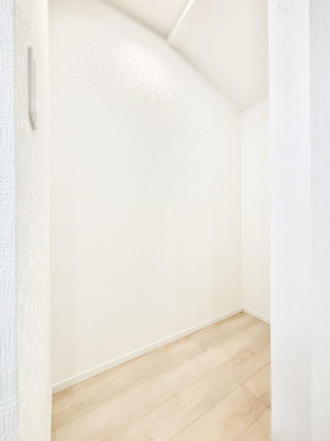 ���[ �L�b�`���ɂ̓p���g���[�I�H�ނ̃X�g�b�N�͂������A���p�i�̎��[�Ȃǎg�����͂��낢��I