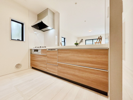 �L�b�`�� �u�₩�ȕ����ʂ蔲����L�b�`���B��������̂Ŗ��邭���C�ɂ��𗧂��܂��B�@