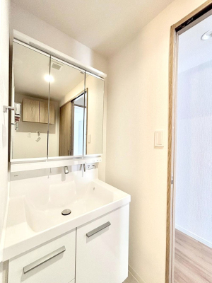 ���ʑ�E���ʏ� ������������ʉ��ώ��Œ��̐g�x�x�����K  