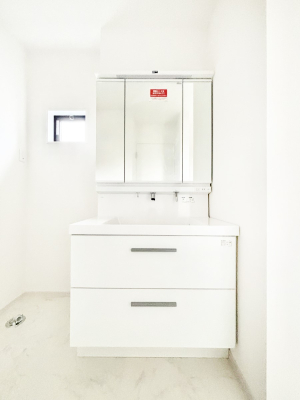 ���ʑ�E���ʏ� �X�^�C�����O�ɕ֗��ȎO�ʋ��A�~���[�L���r�l�b�g�ōׂ������X�b�L��