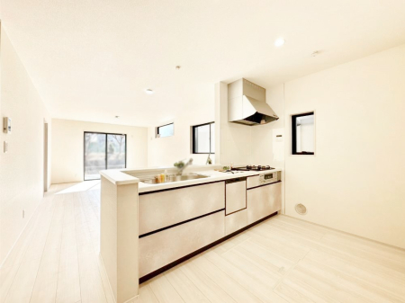 �L�b�`�� �J�E���^�[�z���ɂ��b�������Ȃ��疈���̂������������Ɗy����