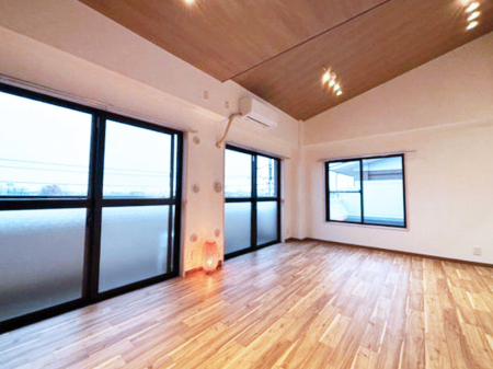 ���̑����� �傫�ȑ����炽���Ղ�̗z���ƕ�����������_�C�j���O  