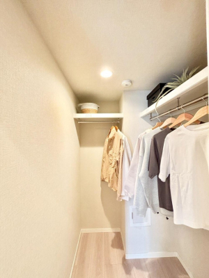 ���̑� �ߗނ��n���K�[�Ɋ|�����܂܎��[�ł���WIC�B�ߗނ̐������ڂ����₷���ĕ֗��ł��I