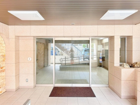 �G���g�����X -