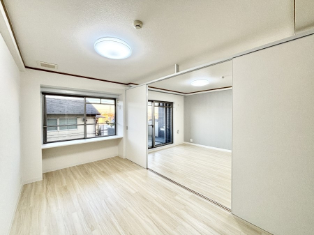 ���̑����� ���邢�����������ޑ��ӂɂ��C�ɓ���̏�����O���[����u���ď[���̃v���C�x�[�g��ԂɁB