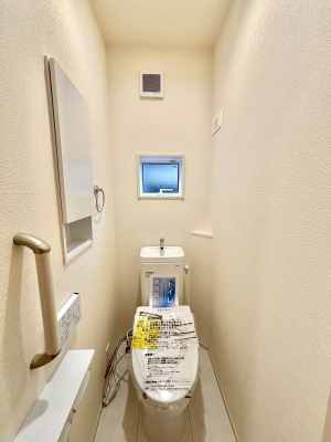 �g�C�� �g�C����1�K��2�K���ꂼ��ɔz�u����Ă��ĂƂĂ��֗��ł��B 