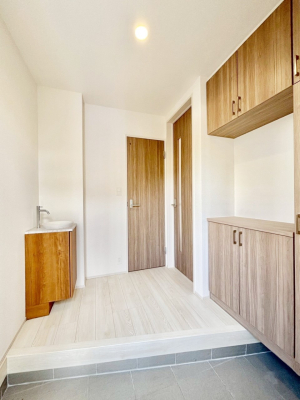 ���� ����I�𗘗p���āA���z�������������q�l�������ĂȂ��ł��܂��B