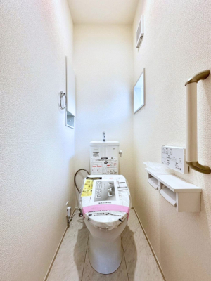 �g�C�� �g�C����1�K��2�K���ꂼ��ɔz�u����Ă��ĂƂĂ��֗��ł��B 