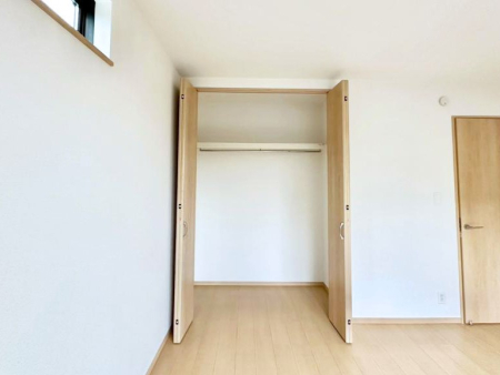 ���[ �m���̃N���[�[�b�g�B���s��������̂Ō���̈ߗނ�����������܂�܂��B