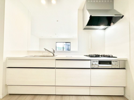 �L�b�`�� ���r���O�ŗV�Ԃ��q�l�������Ȃ��炨�������ł���ΖʃL�b�`��