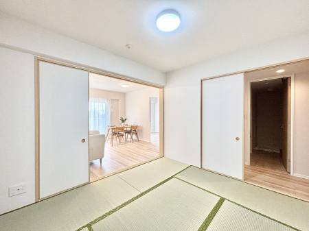 ���̑����� ���r���O�אڂ̘a���͖����̕�炵�ɖ����ƈ��炬�������炵�Ă���܂�  