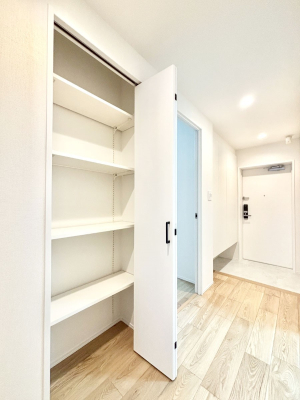 ���̑����� �L�����[�B�|�������G�߂̏��������[���邱�Ƃ��ł��܂��B