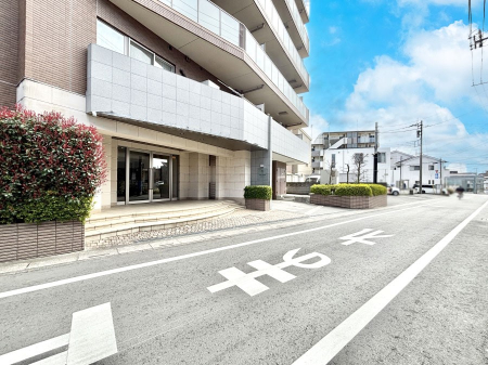 �G���g�����X �O�� �Y��ȃG���g�����X�́A���Z�҂�D�����}������Ă���܂�  